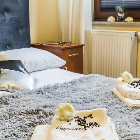 Famixdom Cicha Woda Apartman *